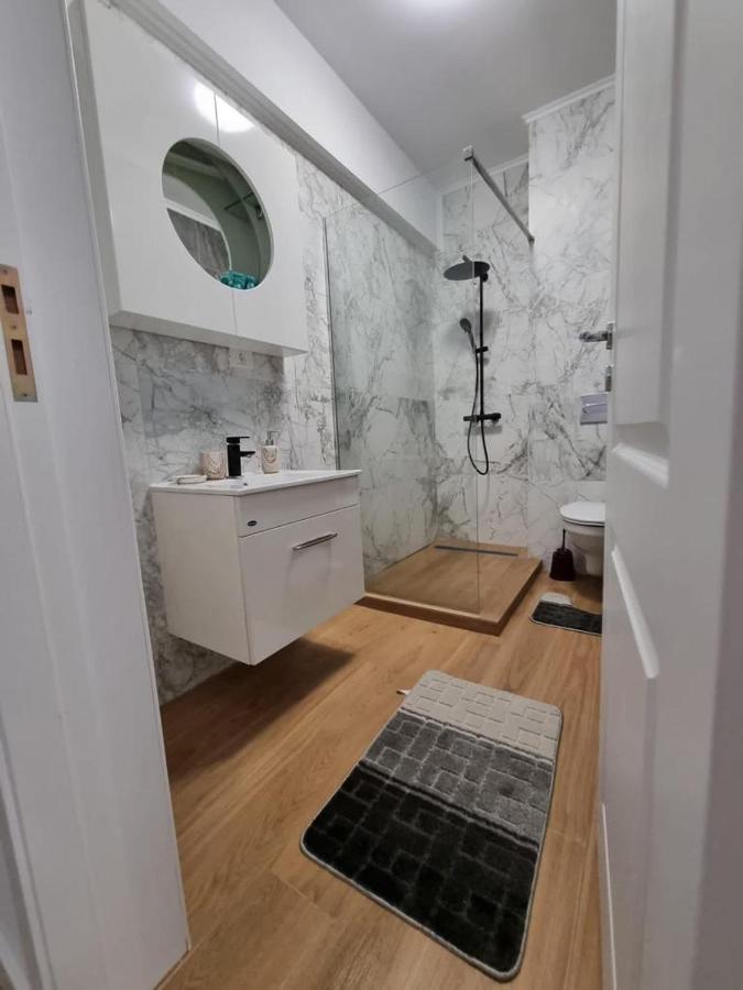 Blue Apartament Mamaia Nord Apartment นาโวดาริ ภายนอก รูปภาพ
